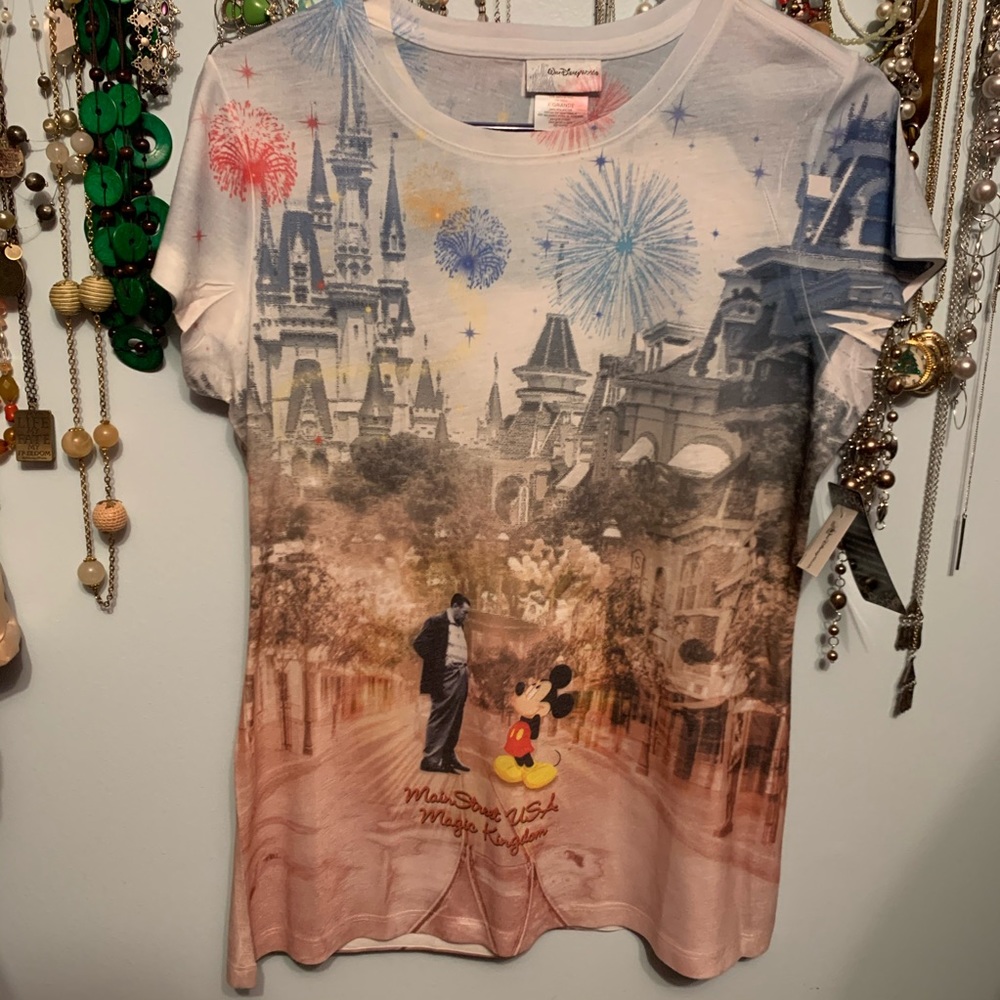Disney NWT Main Street U.S.A. Magic Kingdom tee